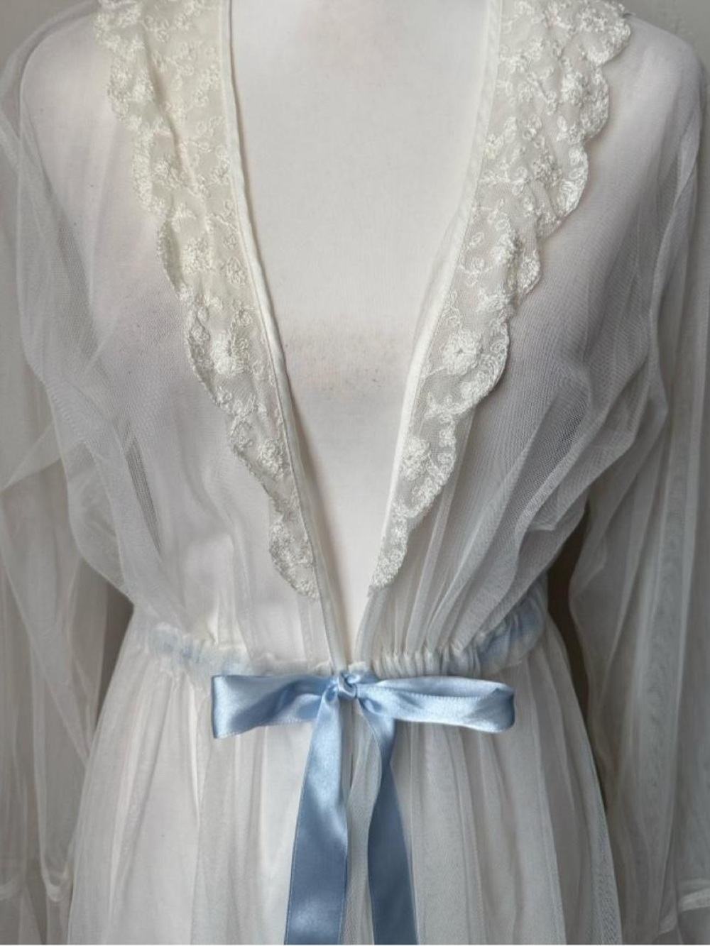 Ivory Mesh Bridal Robe - Picture 3 of 8